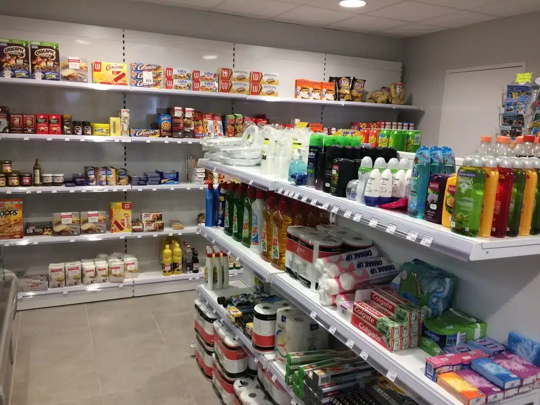 epicerie produits de premiere necessite
